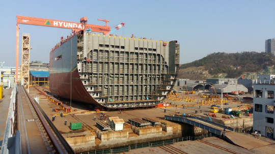 현대삼호중공업이 제작한 세계 최대 1만톤급 테라블록.<현대삼호중공업 제공>